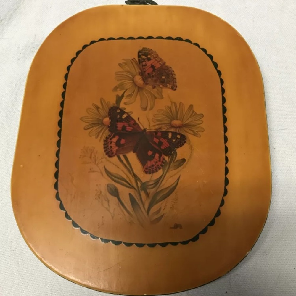 FINAL - Vintage Wooden Butterly Plaque 6x7”